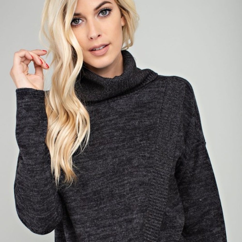 CARLY 😱LAST ONE😱Turtleneck Sweater - Picture 5 of 5